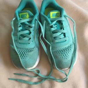 Kid’s Nike Tennis Shoes